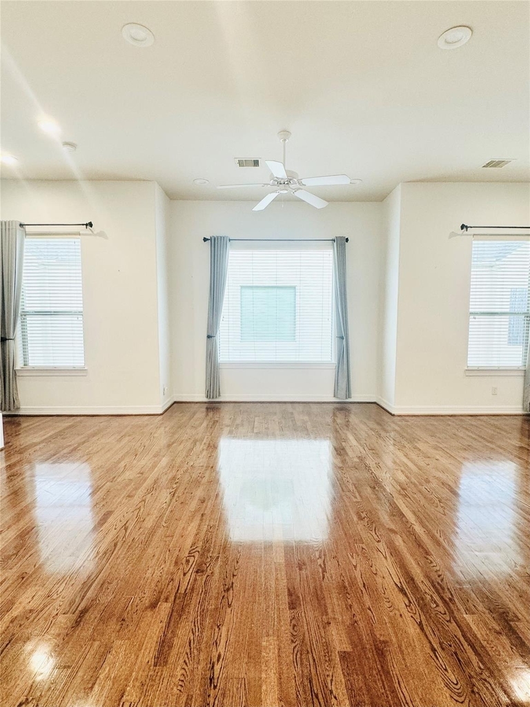 3846 Center Street - Photo 18