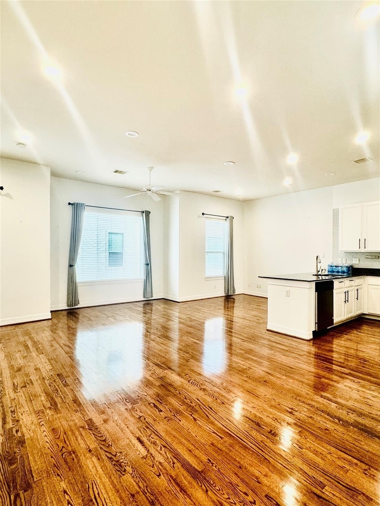 3846 Center Street - Photo 12