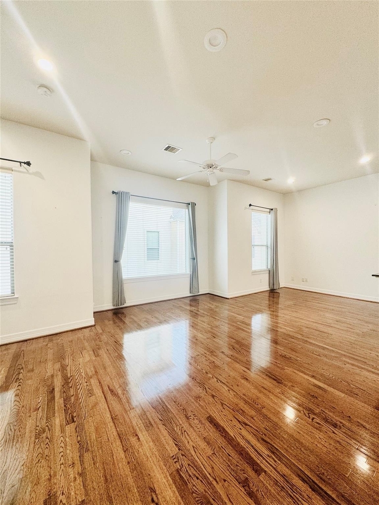 3846 Center Street - Photo 19