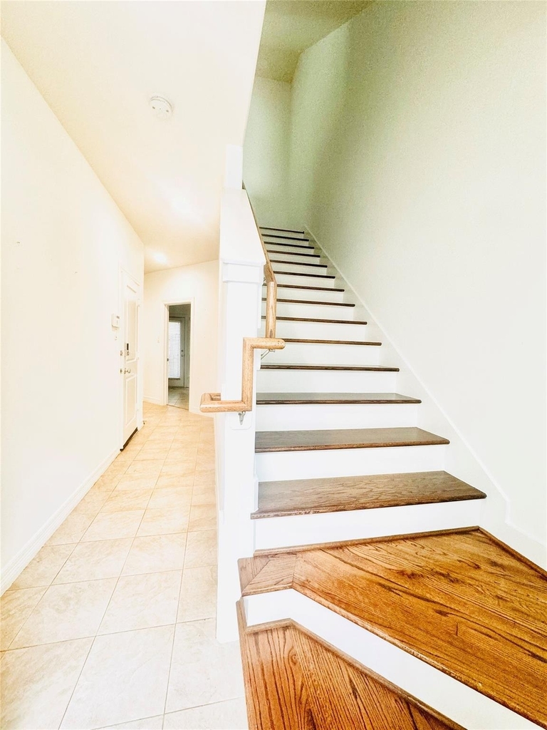 3846 Center Street - Photo 3
