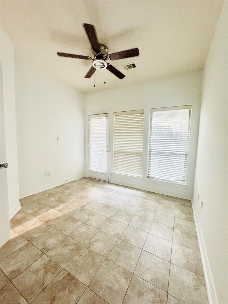 3846 Center Street - Photo 7