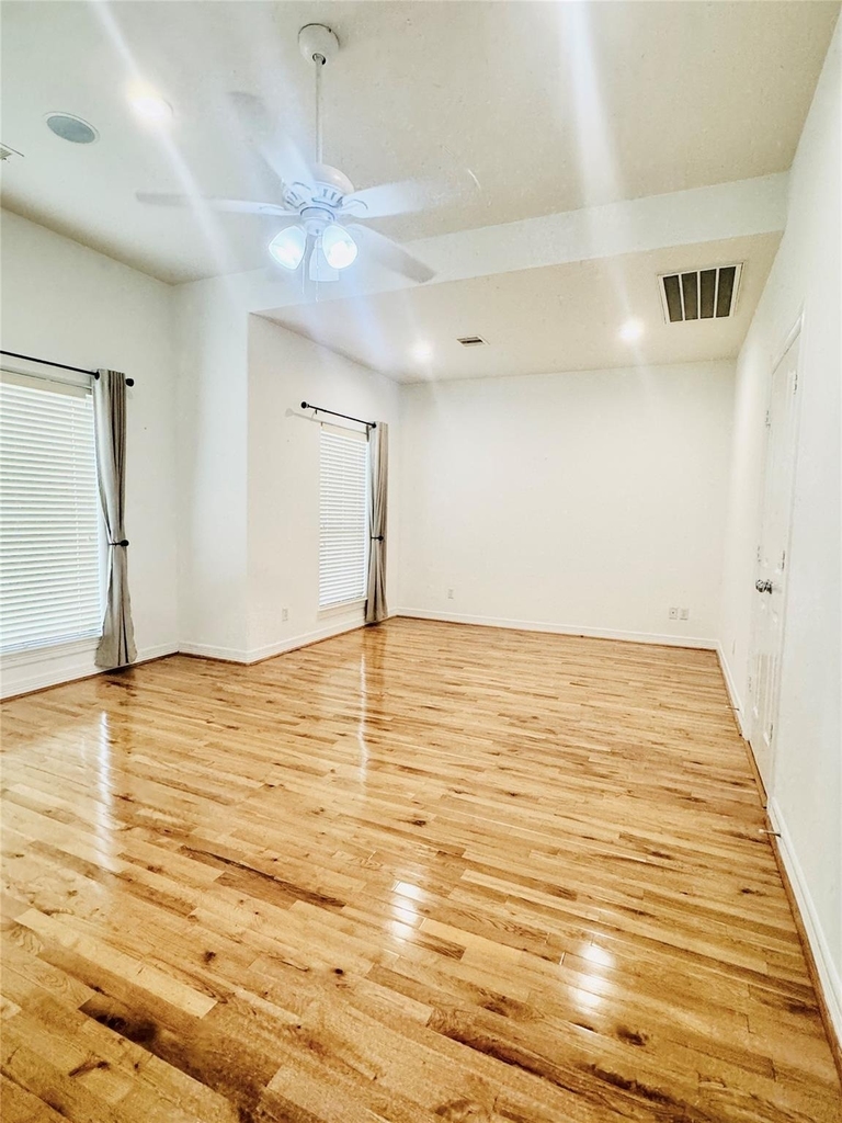 3846 Center Street - Photo 27