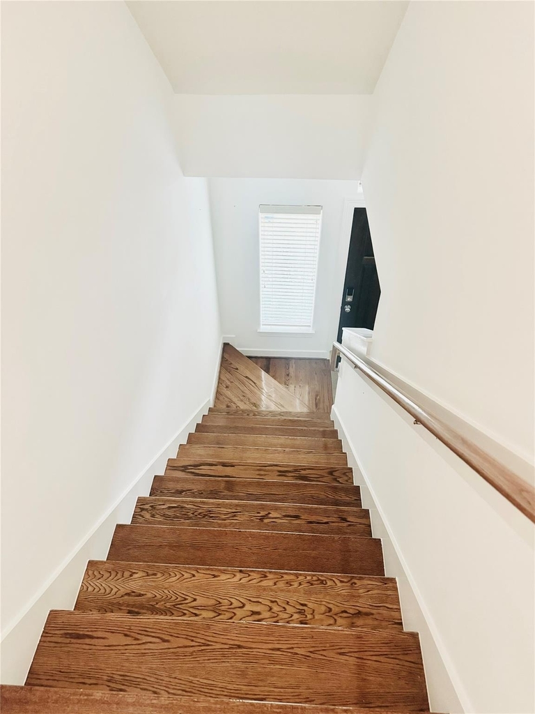 3846 Center Street - Photo 30