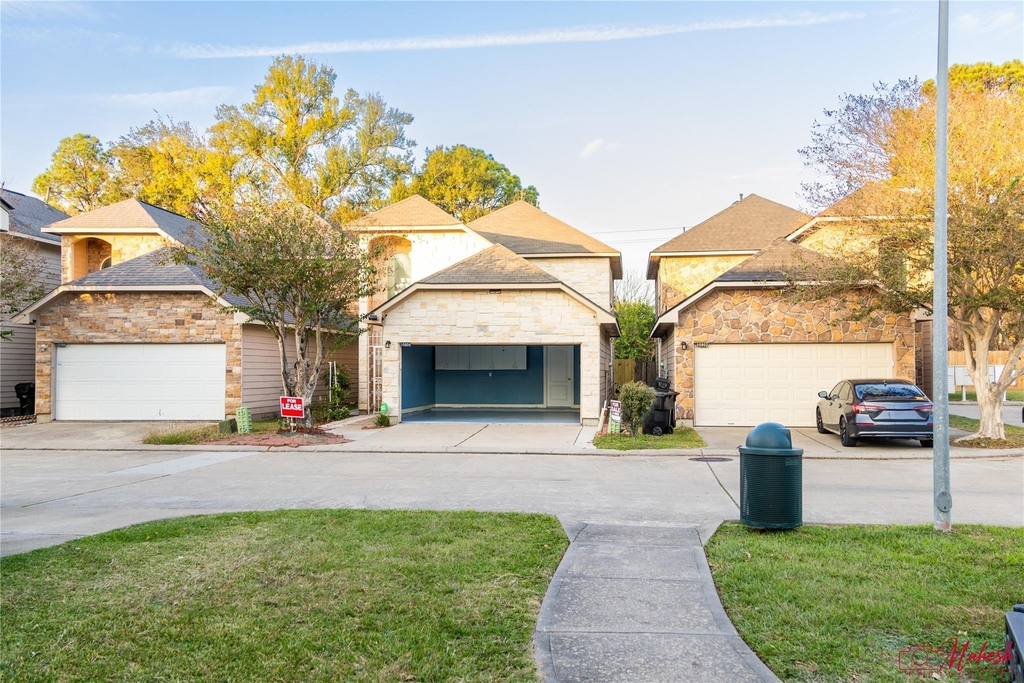 10904 Panther Court - Photo 1