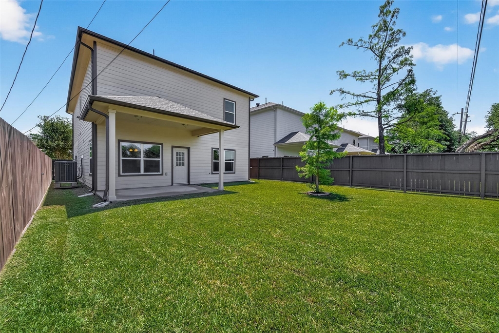 2211 Silverbonnet Street - Photo 34