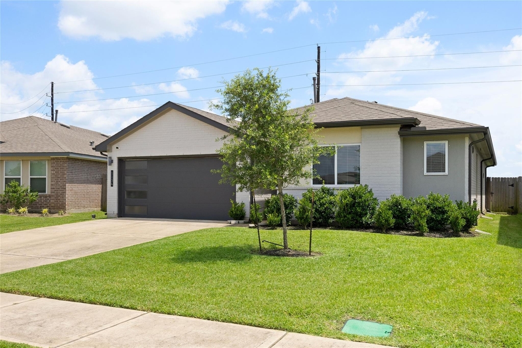 1134 Della Lane - Photo 1