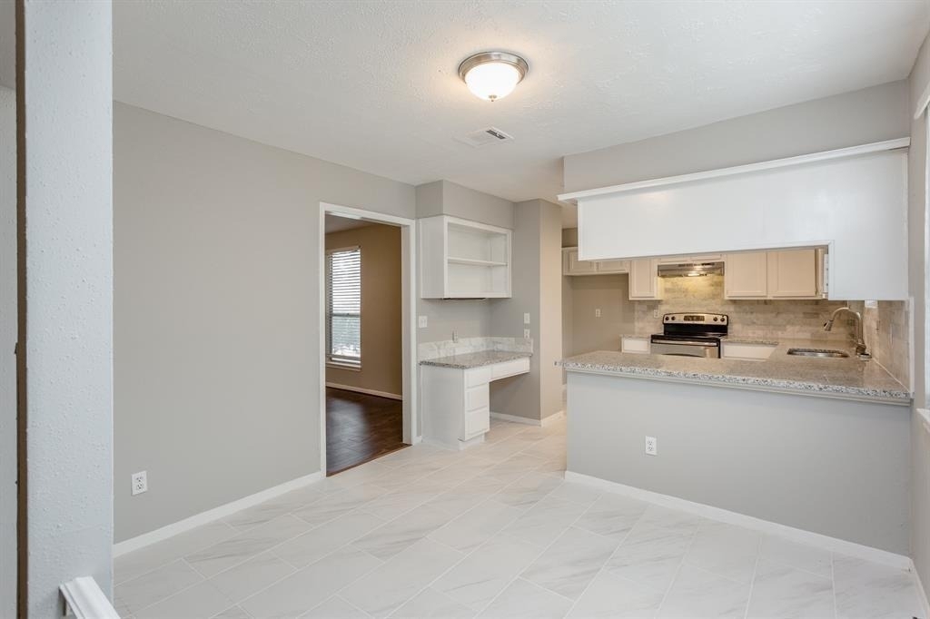 2715 Colony Drive - Photo 5