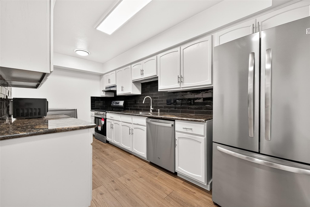 359 N Post Oak Lane - Photo 13