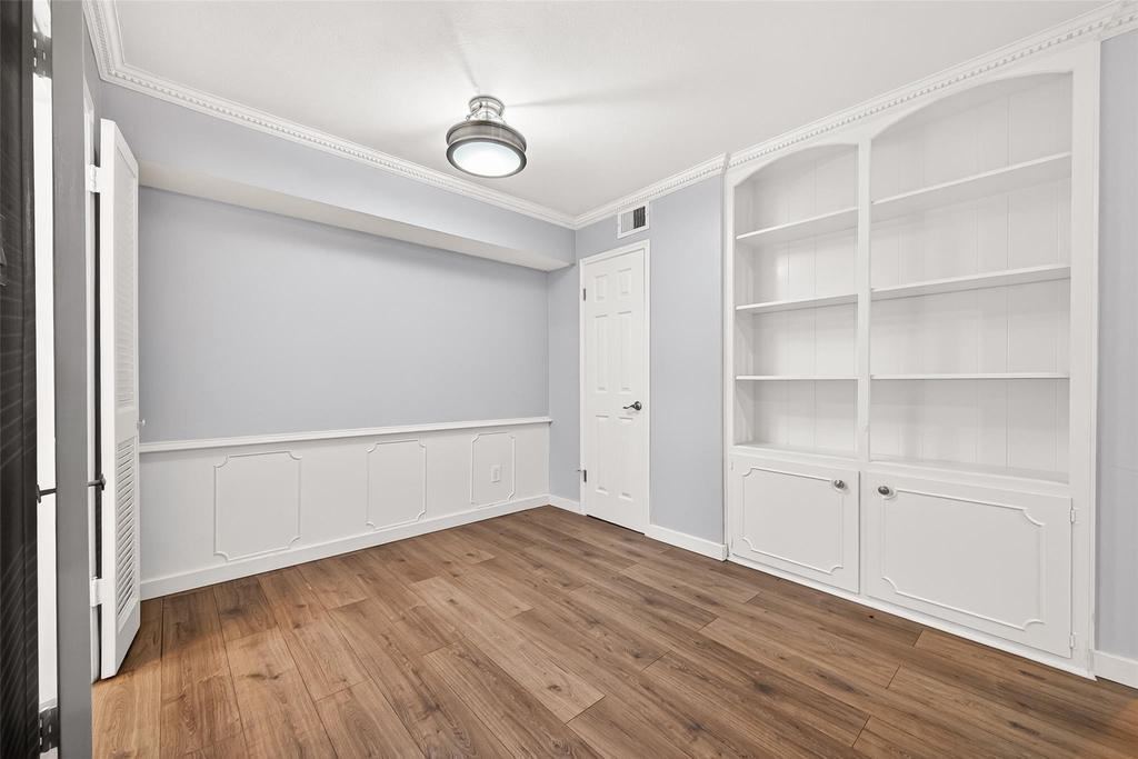 359 N Post Oak Lane - Photo 7