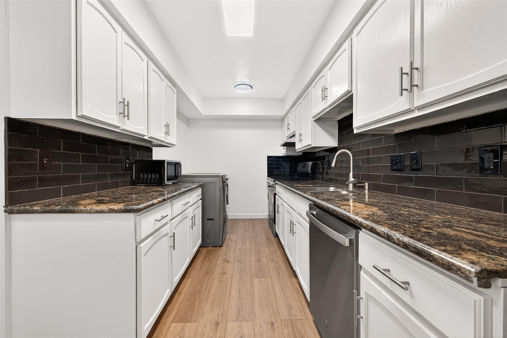 359 N Post Oak Lane - Photo 9
