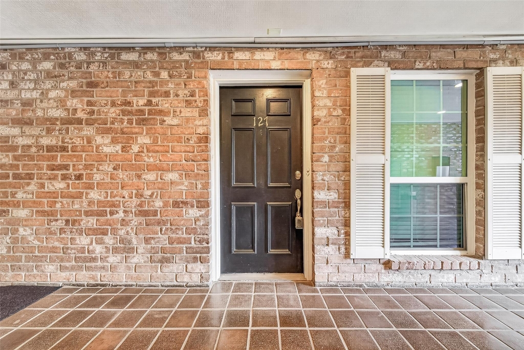 359 N Post Oak Lane - Photo 2