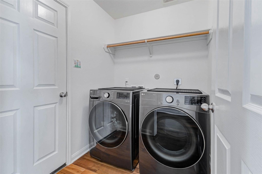 5722 That Way Street - Photo 16
