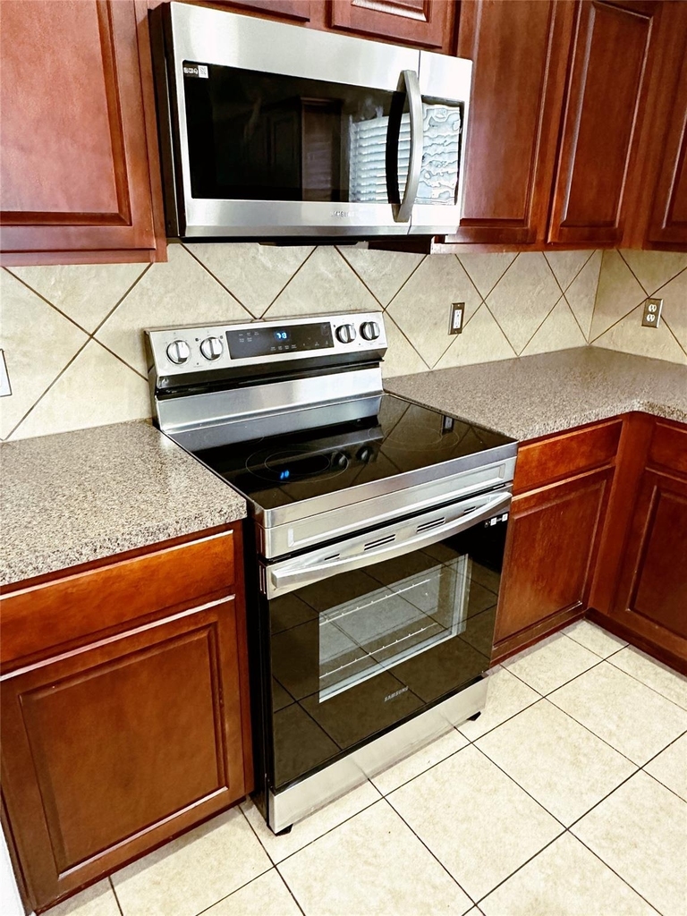 10210 Canyon Rose Lane - Photo 2