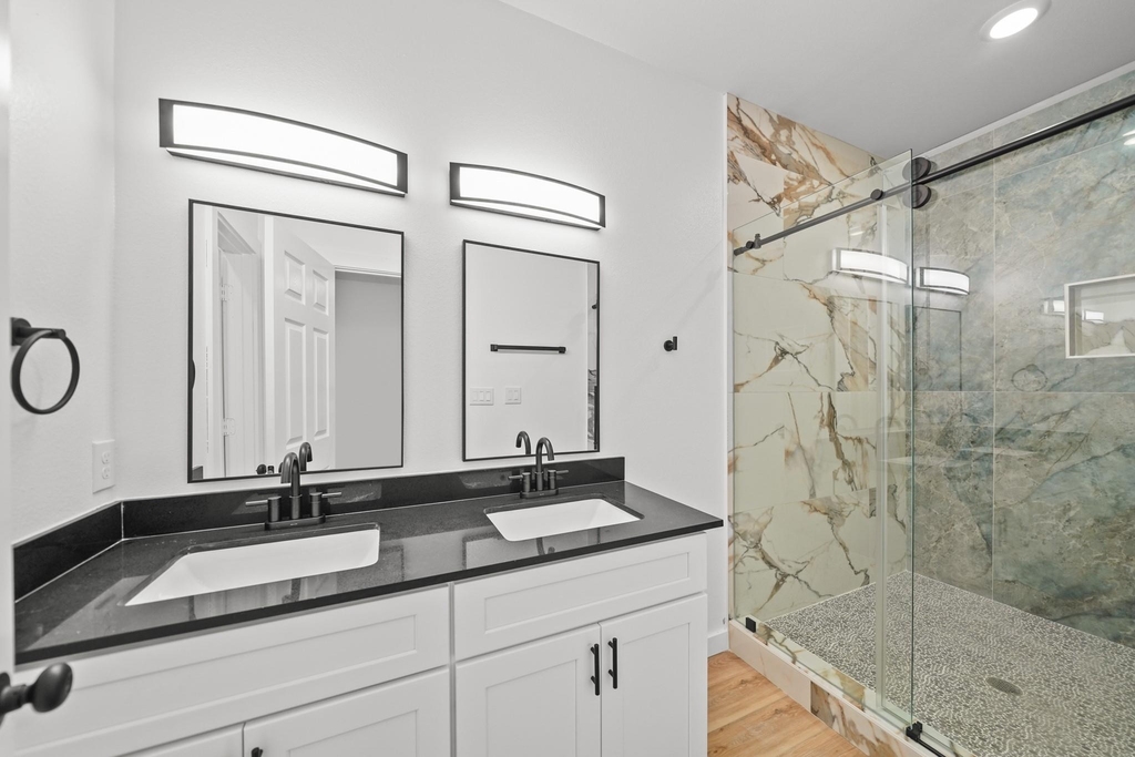 1512 W Blum Street - Photo 21