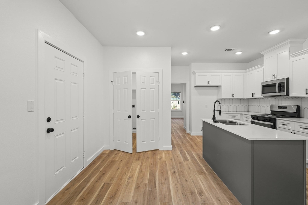 1512 W Blum Street - Photo 10