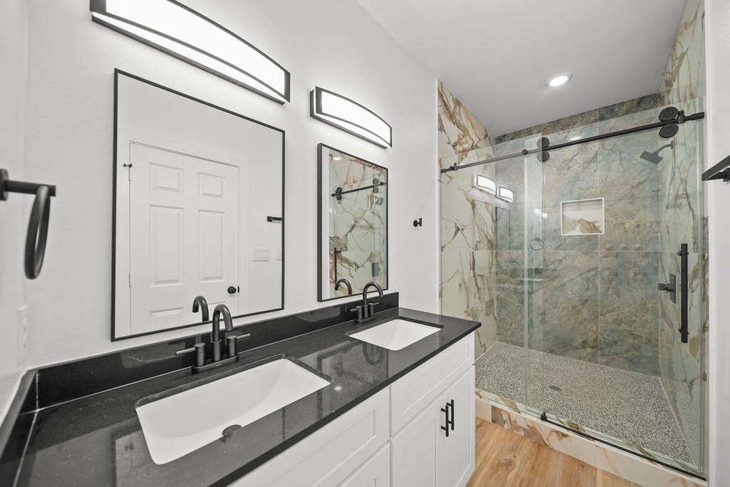 1512 W Blum Street - Photo 22