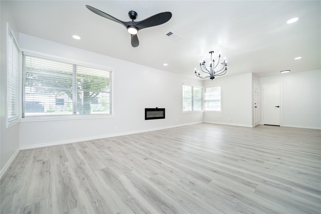 5027 Darnell Street - Photo 2