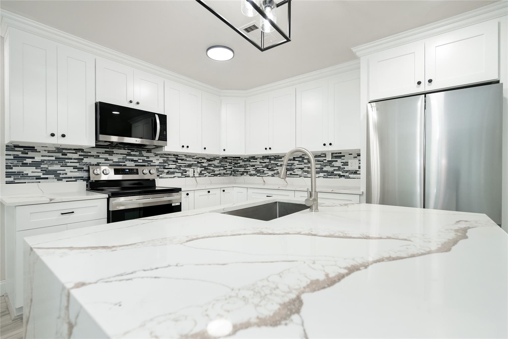 5027 Darnell Street - Photo 3