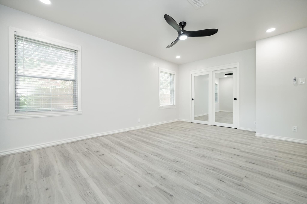 5027 Darnell Street - Photo 8