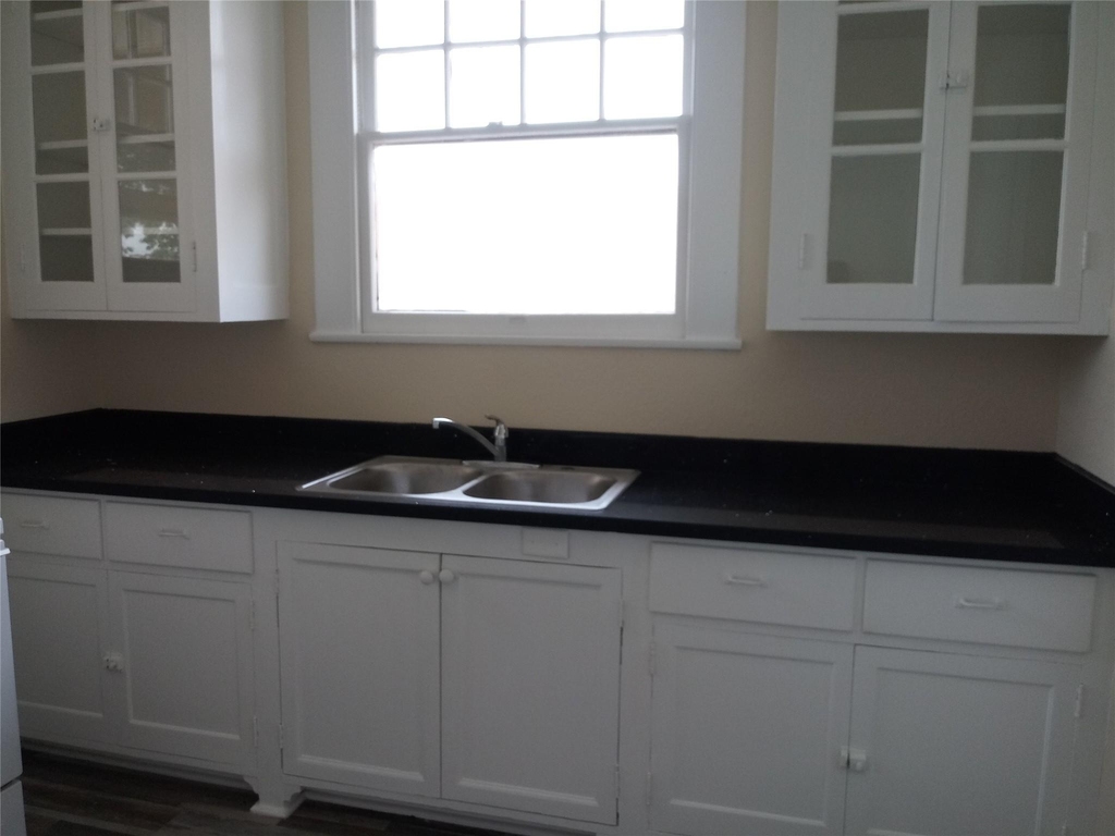 1818 Church - Photo 3