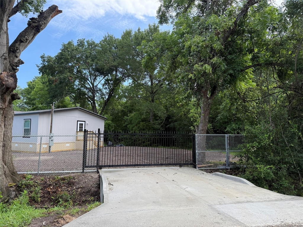 5622 Killough Street - Photo 2