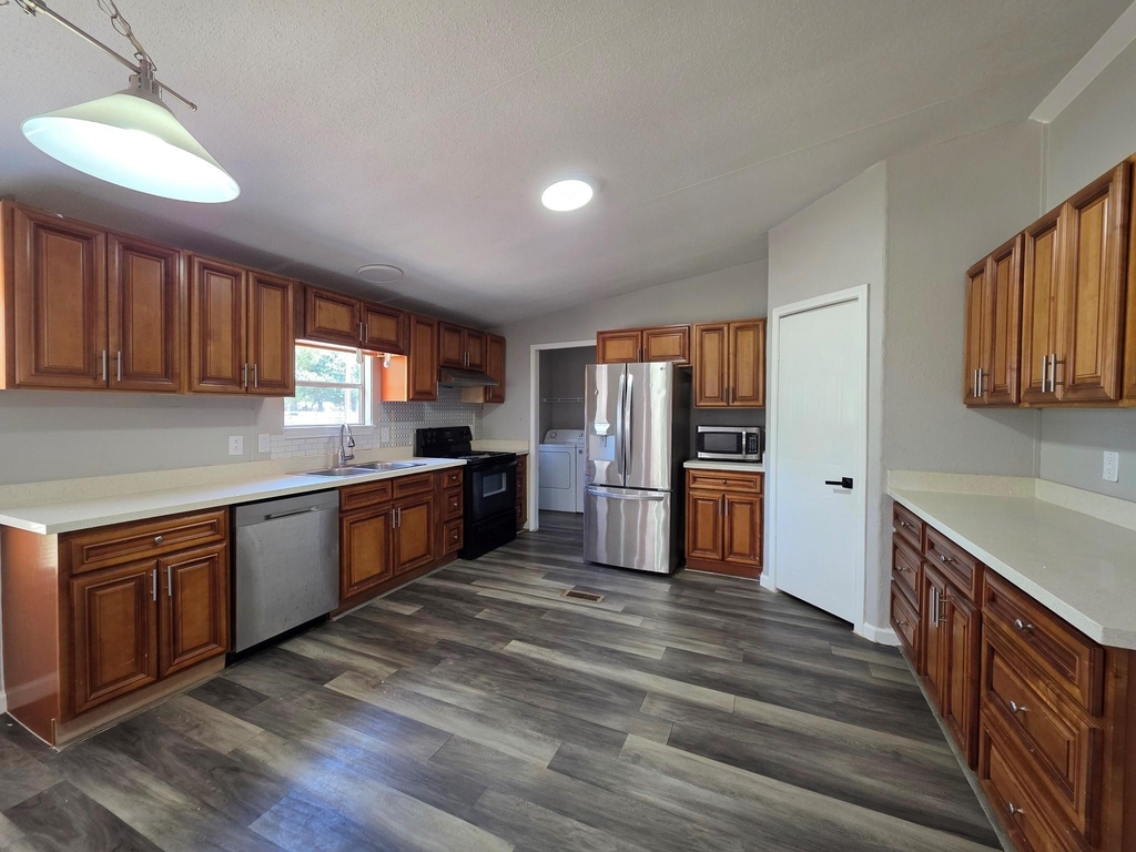 12121 Old County Road - Photo 6