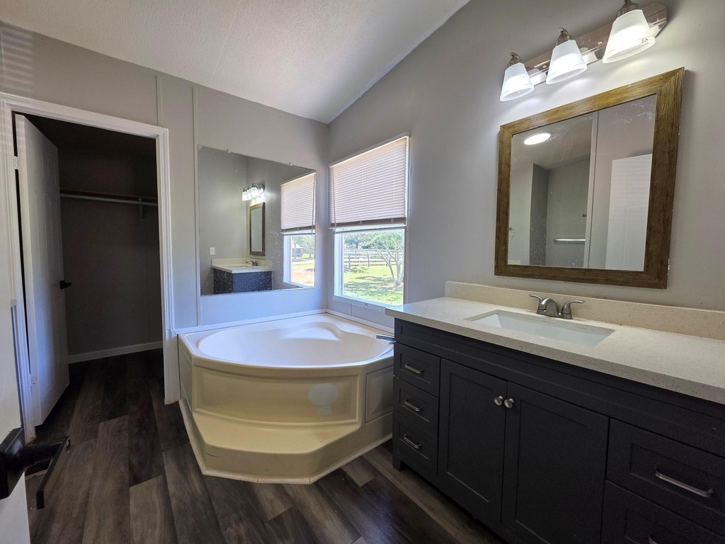 12121 Old County Road - Photo 11