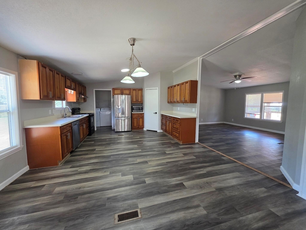 12121 Old County Road - Photo 5