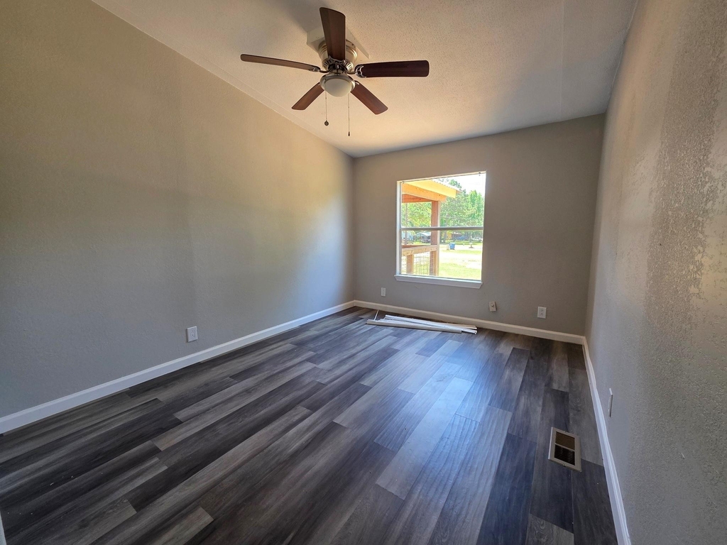 12121 Old County Road - Photo 13