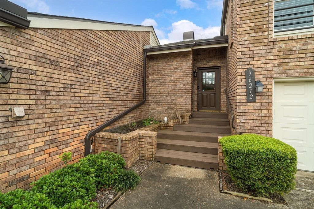16212 Seahorse Drive - Photo 0
