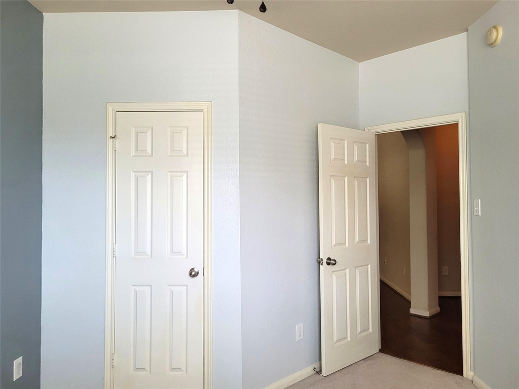 6042 Starbrook Creek Drive - Photo 18