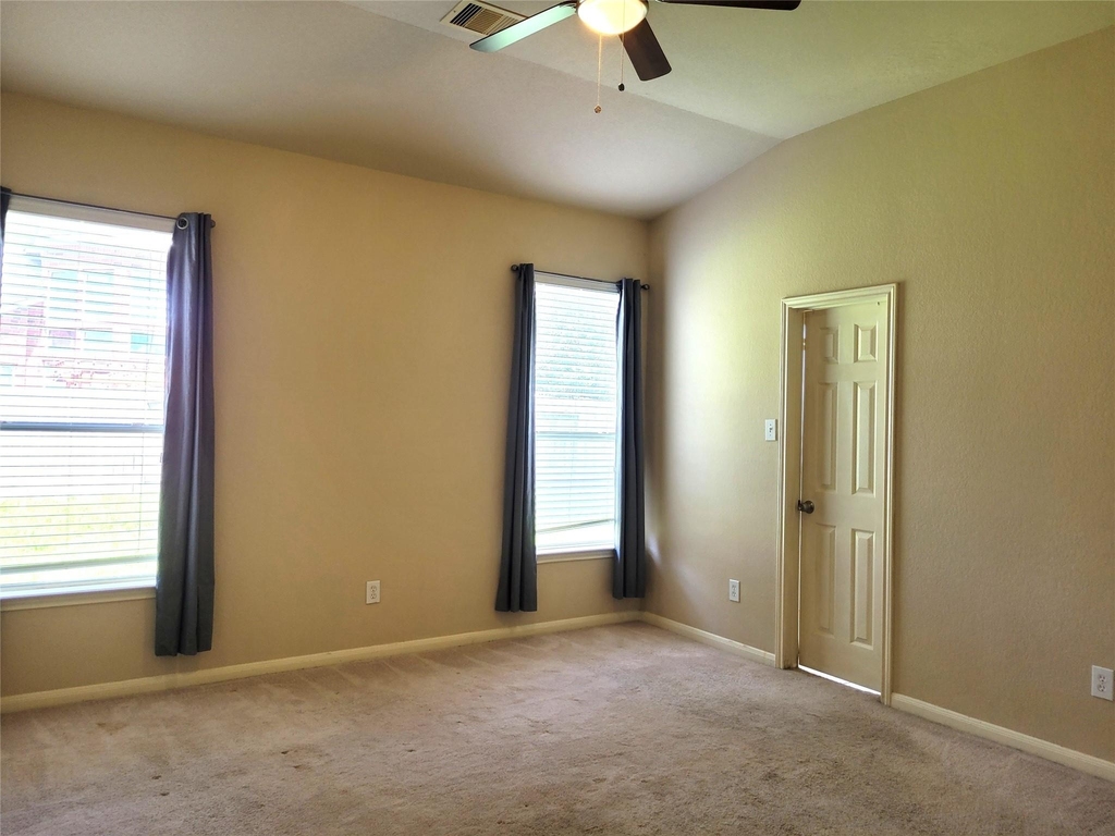 6042 Starbrook Creek Drive - Photo 10