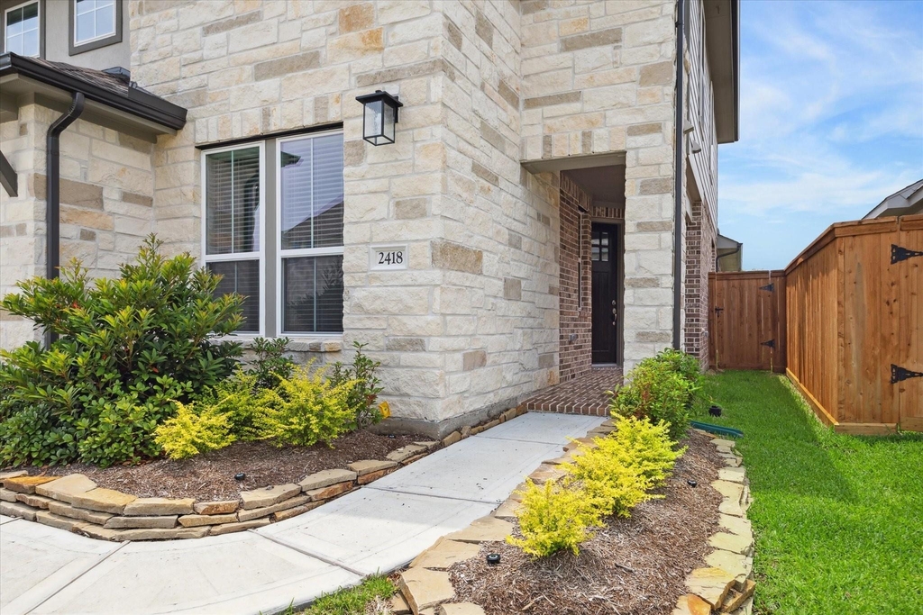 2418 Russet Forest Drive - Photo 3