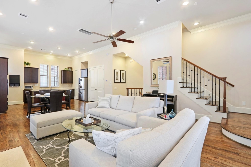 2049 Fannin Station N - Photo 7
