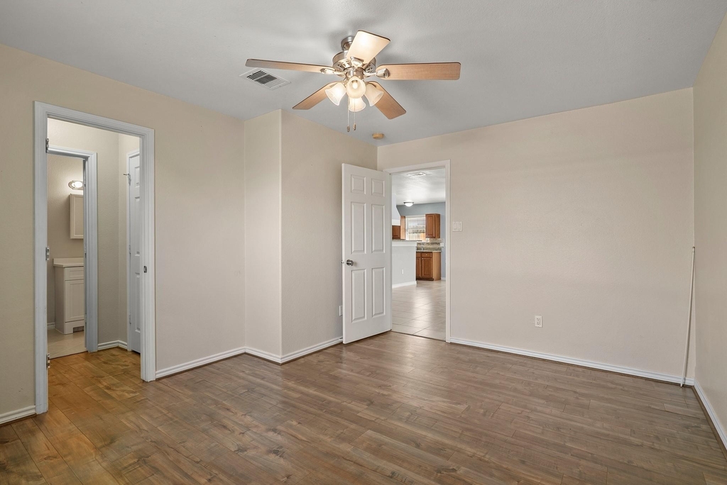 1631 Quail Run - Photo 17