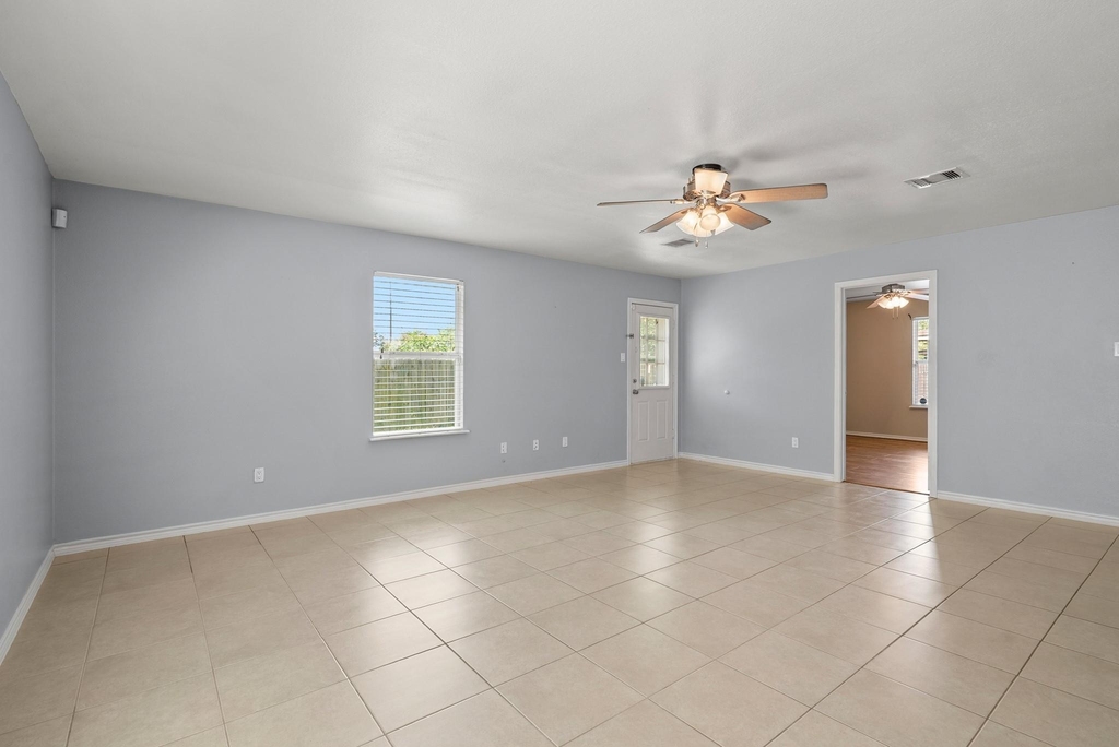 1631 Quail Run - Photo 10