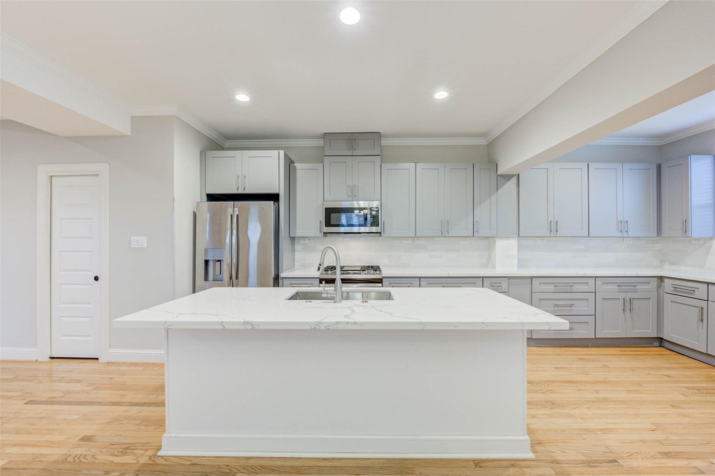 2202 Wentworth Street - Photo 7