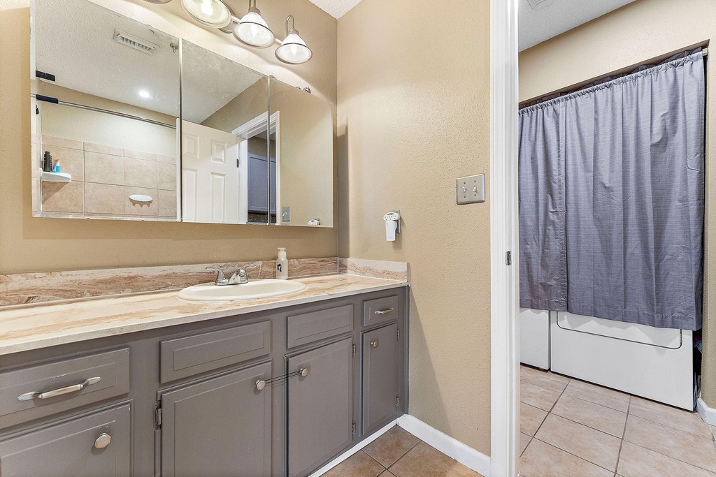 2419 Briarwest Boulevard - Photo 10