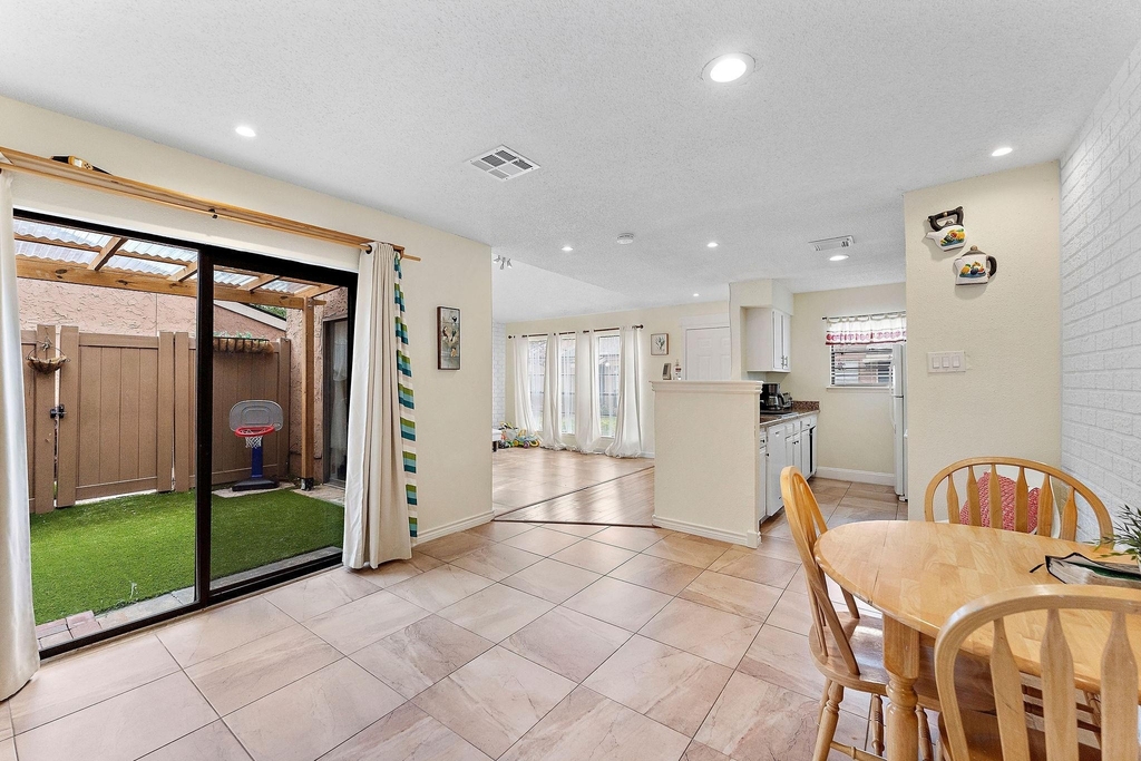 2419 Briarwest Boulevard - Photo 7
