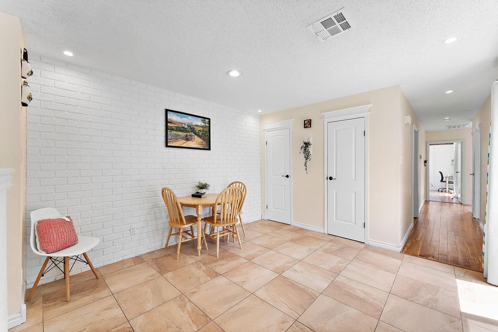 2419 Briarwest Boulevard - Photo 6