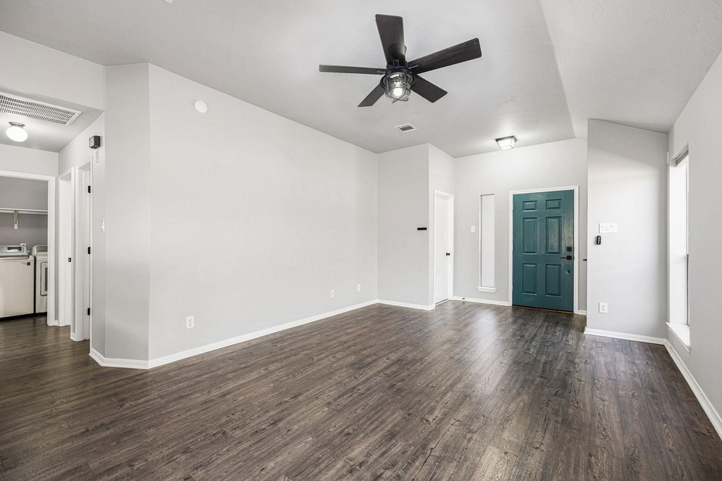 18234 Campbellford Drive - Photo 2