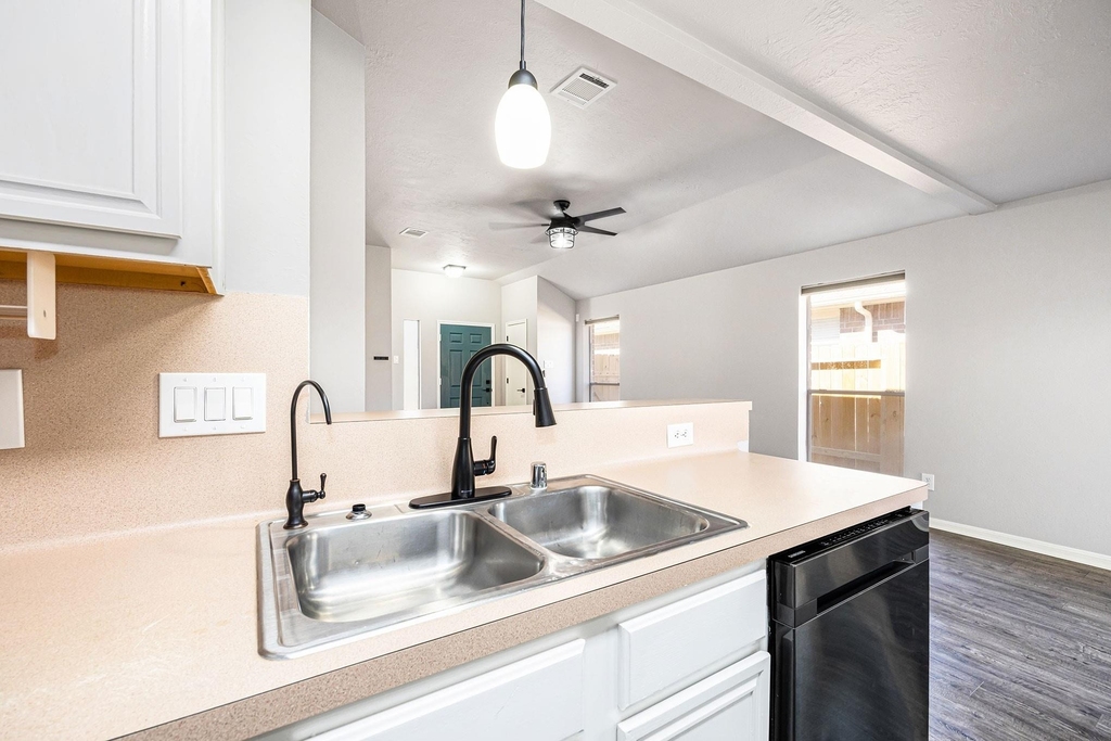 18234 Campbellford Drive - Photo 4
