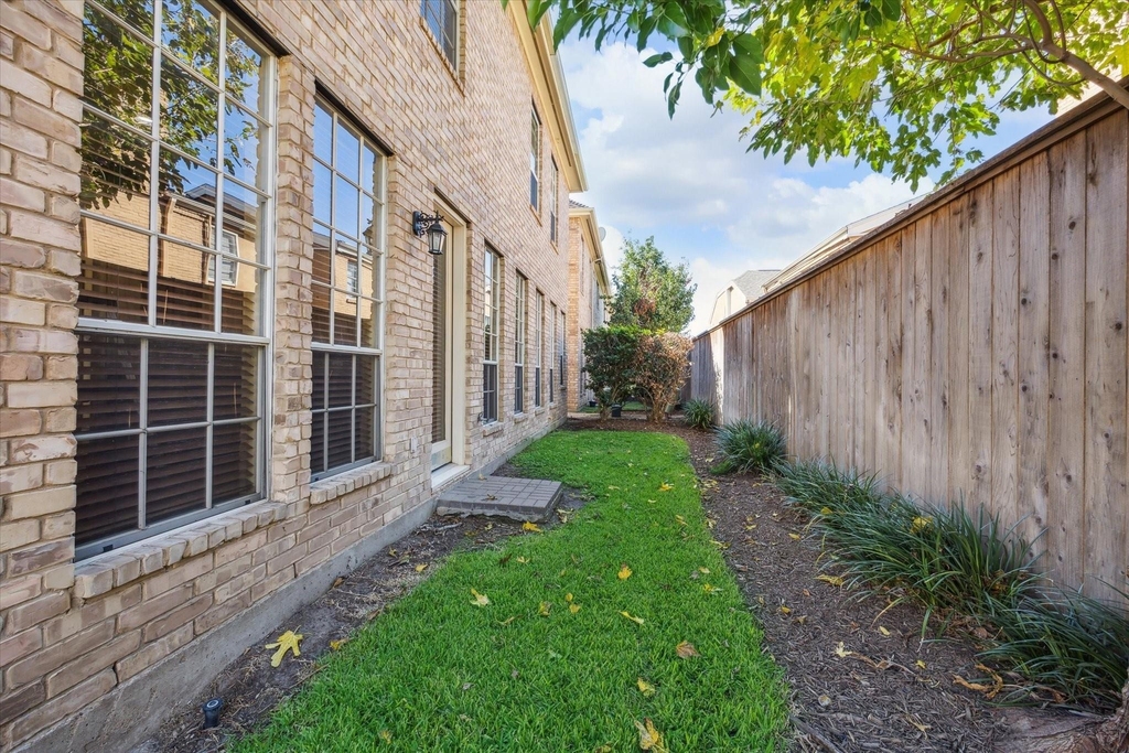 2802 Briarhurst Park - Photo 23