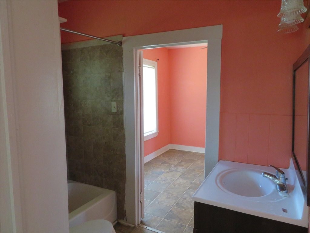 422 Mill Avenue - Photo 9