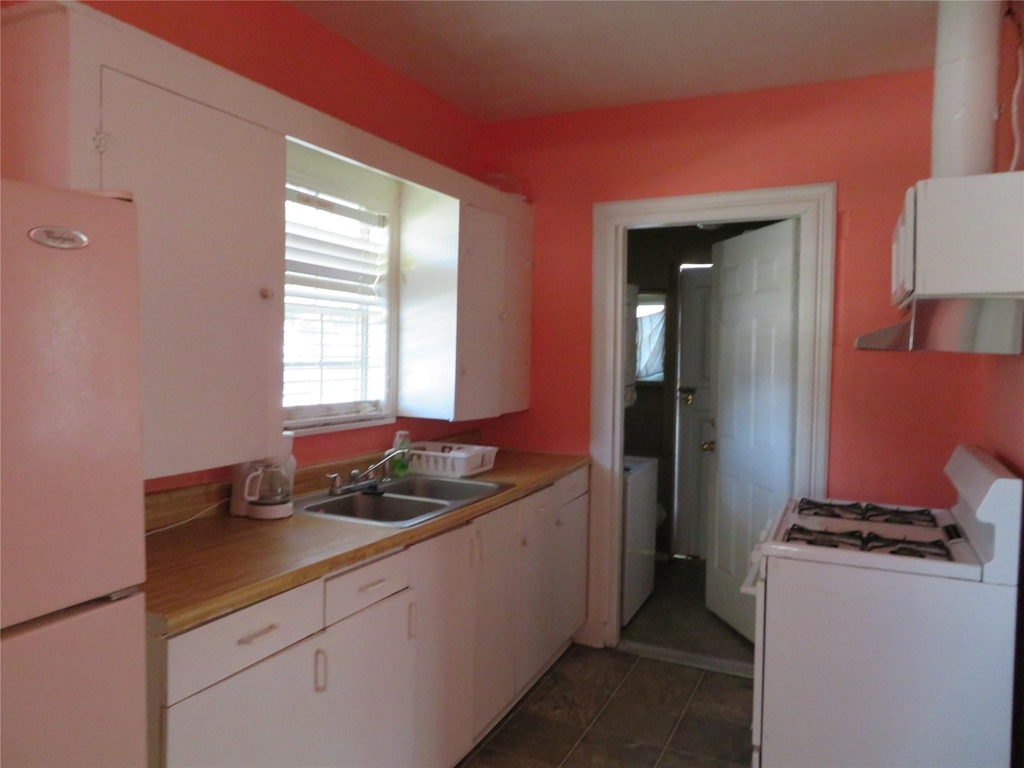422 Mill Avenue - Photo 12