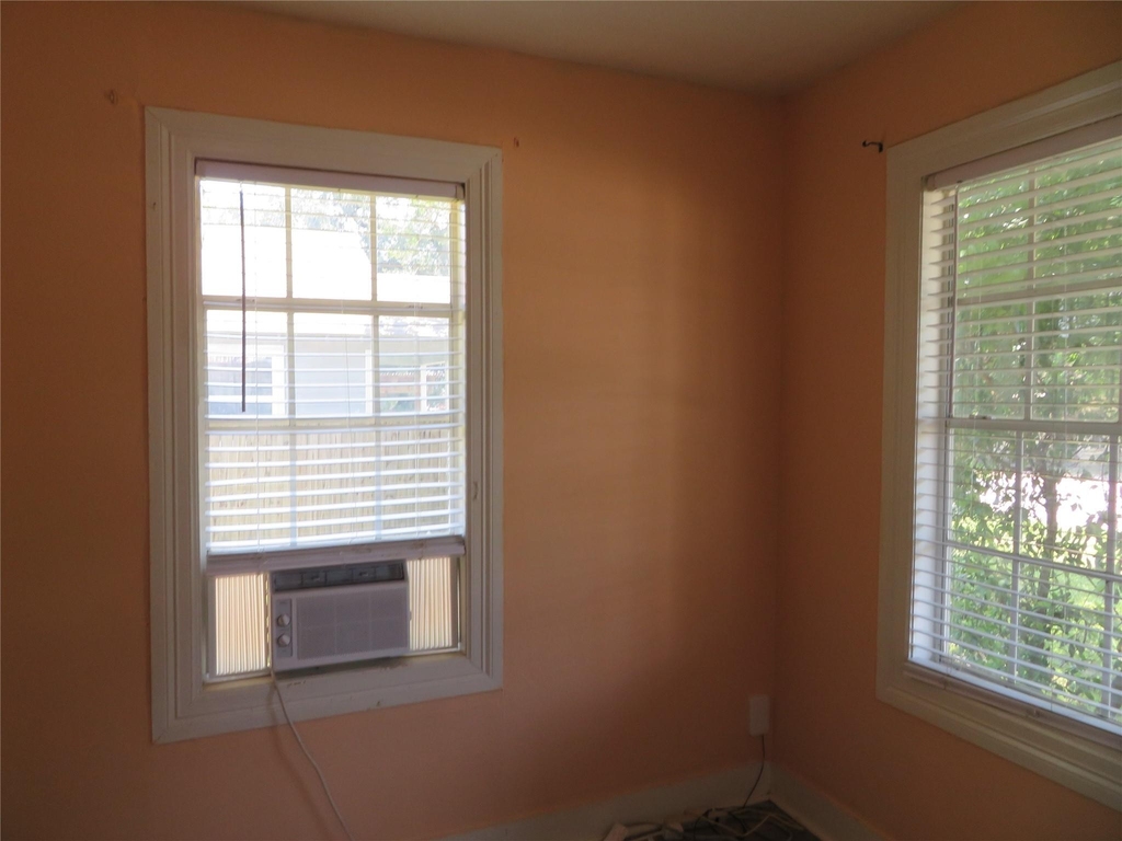 422 Mill Avenue - Photo 4