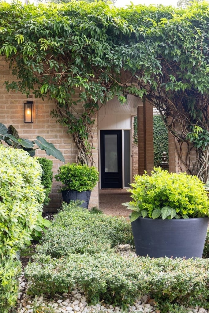 158 Glynn Way Drive - Photo 0