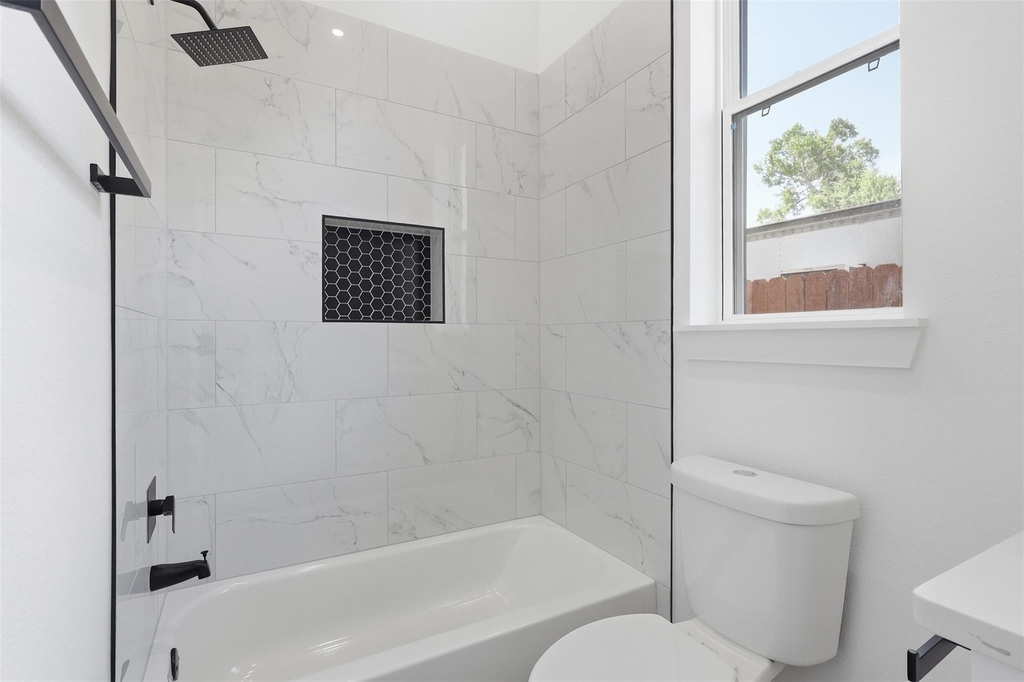 1913 Hoskins Drive - Photo 22