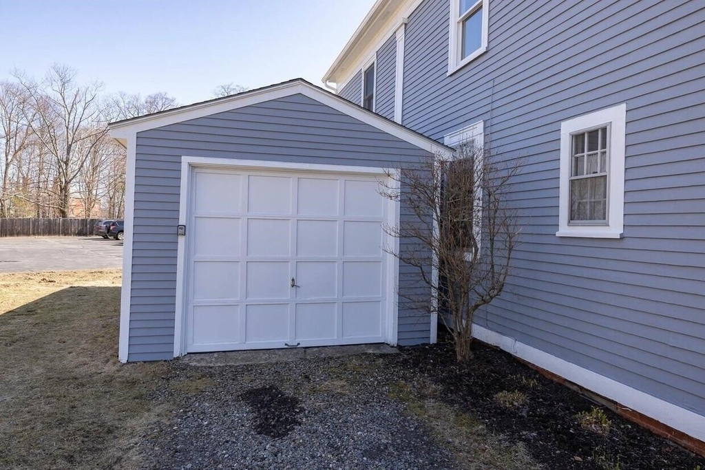 119 Summer - Photo 2