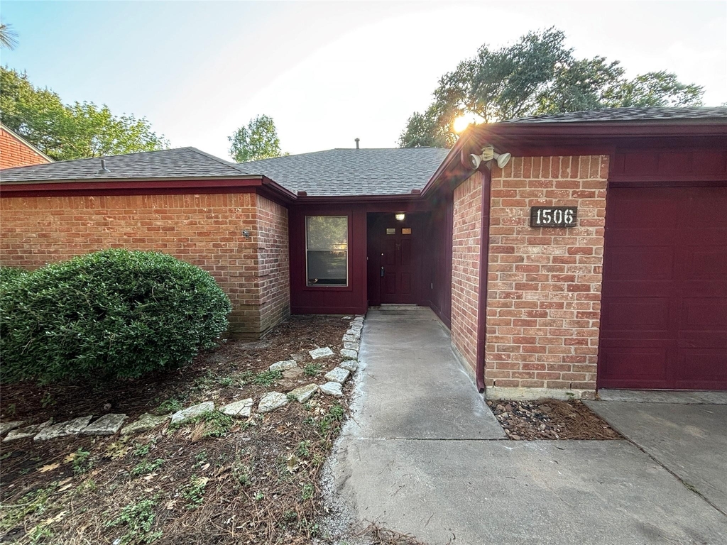 1506 Park Maple Drive - Photo 0